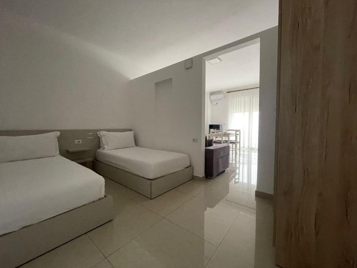 Kraal Apartments Vlore Exterior photo